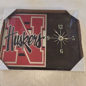 NWT Vintage Nebraska Cornhusker's Wood Plaque Clock 12”X 15” MCM Bar man cave